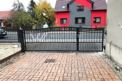 30-Klassische-Stahlzaune