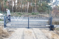 168-Dekorative-Stahlzaune